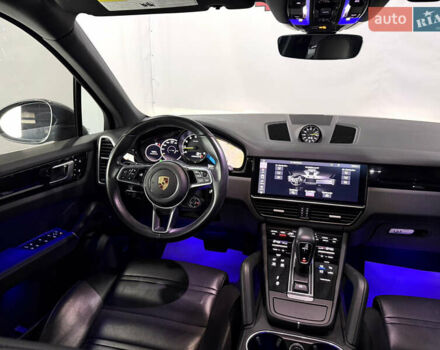 Сірий Порше Cayenne, об'ємом двигуна 3 л та пробігом 46 тис. км за 61800 $, фото 27 на Automoto.ua