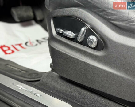 Сірий Порше Cayenne, об'ємом двигуна 3 л та пробігом 46 тис. км за 61800 $, фото 31 на Automoto.ua