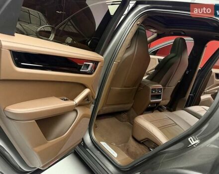 Сірий Порше Cayenne, об'ємом двигуна 3 л та пробігом 88 тис. км за 63900 $, фото 38 на Automoto.ua