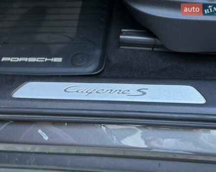 Сірий Порше Cayenne, об'ємом двигуна 2.89 л та пробігом 86 тис. км за 77000 $, фото 20 на Automoto.ua