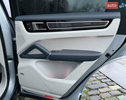 Сірий Порше Cayenne, об'ємом двигуна 2.89 л та пробігом 90 тис. км за 83500 $, фото 42 на Automoto.ua