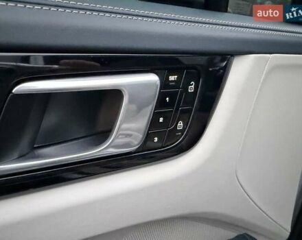 Сірий Порше Cayenne, об'ємом двигуна 2.89 л та пробігом 90 тис. км за 83500 $, фото 36 на Automoto.ua