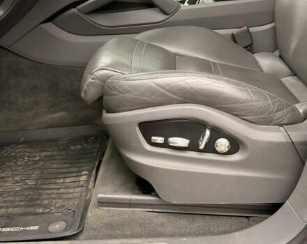 Серый Порше Каен, объемом двигателя 3 л и пробегом 137 тыс. км за 48500 $, фото 11 на Automoto.ua