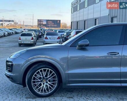 Серый Порше Каен, объемом двигателя 2.9 л и пробегом 88 тыс. км за 70990 $, фото 3 на Automoto.ua