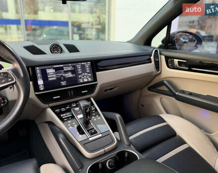 Сірий Порше Cayenne, об'ємом двигуна 3 л та пробігом 168 тис. км за 54000 $, фото 31 на Automoto.ua