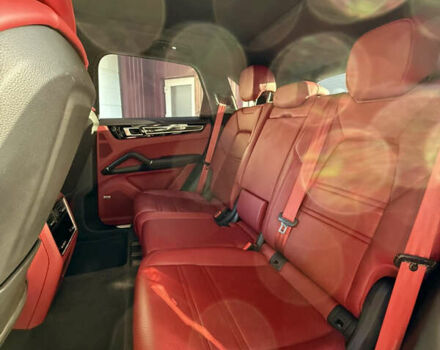 Серый Порше Каен, объемом двигателя 3 л и пробегом 75 тыс. км за 62000 $, фото 22 на Automoto.ua