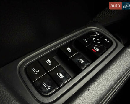 Серый Порше Каен, объемом двигателя 2.9 л и пробегом 32 тыс. км за 64000 $, фото 28 на Automoto.ua