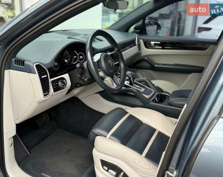 Сірий Порше Cayenne, об'ємом двигуна 3 л та пробігом 168 тис. км за 46467 $, фото 37 на Automoto.ua
