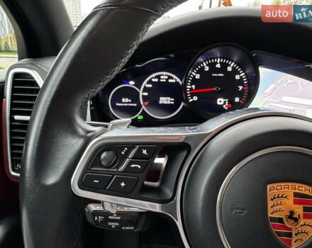 Серый Порше Каен, объемом двигателя 3 л и пробегом 86 тыс. км за 54500 $, фото 47 на Automoto.ua