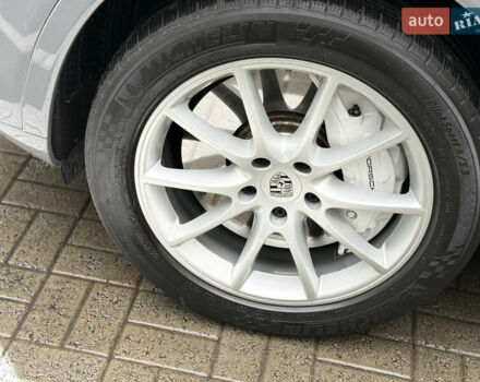 Серый Порше Каен, объемом двигателя 2.9 л и пробегом 32 тыс. км за 64000 $, фото 45 на Automoto.ua