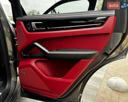 Серый Порше Каен, объемом двигателя 3 л и пробегом 86 тыс. км за 54500 $, фото 28 на Automoto.ua