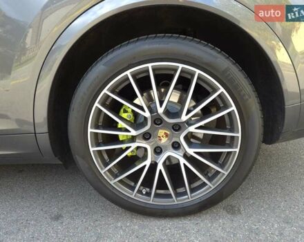 Серый Порше Каен, объемом двигателя 3 л и пробегом 115 тыс. км за 85000 $, фото 13 на Automoto.ua