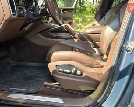 Серый Порше Каен, объемом двигателя 3 л и пробегом 101 тыс. км за 55000 $, фото 15 на Automoto.ua