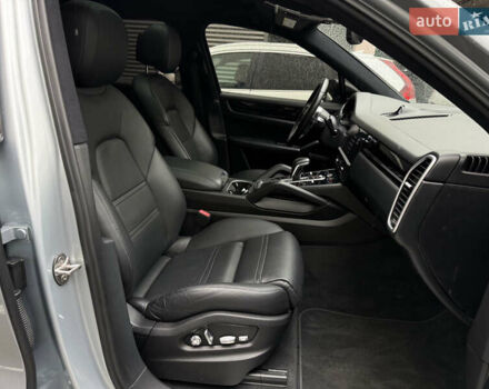 Серый Порше Каен, объемом двигателя 2.9 л и пробегом 32 тыс. км за 64000 $, фото 23 на Automoto.ua