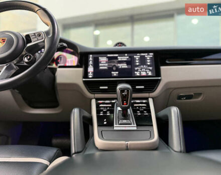 Сірий Порше Cayenne, об'ємом двигуна 3 л та пробігом 168 тис. км за 46467 $, фото 27 на Automoto.ua