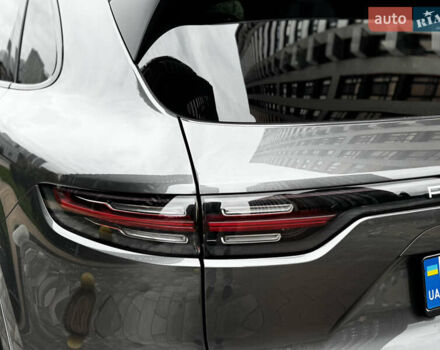 Серый Порше Каен, объемом двигателя 3 л и пробегом 86 тыс. км за 54500 $, фото 9 на Automoto.ua