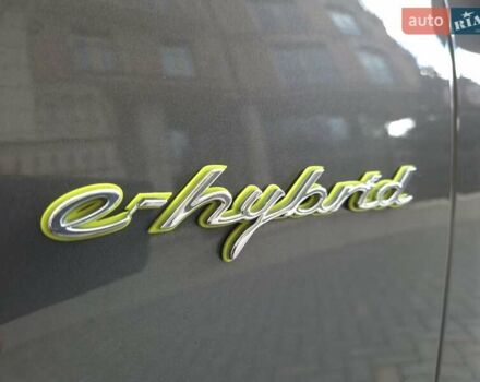 Серый Порше Каен, объемом двигателя 3 л и пробегом 115 тыс. км за 85000 $, фото 16 на Automoto.ua
