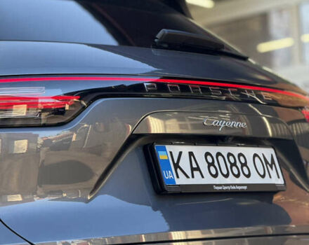 Серый Порше Каен, объемом двигателя 3 л и пробегом 75 тыс. км за 62000 $, фото 26 на Automoto.ua