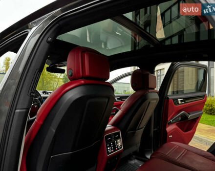 Серый Порше Каен, объемом двигателя 3 л и пробегом 86 тыс. км за 54500 $, фото 25 на Automoto.ua