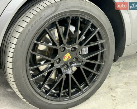 Сірий Порше Cayenne, об'ємом двигуна 3 л та пробігом 46 тис. км за 61800 $, фото 25 на Automoto.ua