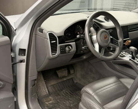 Серый Порше Каен, объемом двигателя 3 л и пробегом 137 тыс. км за 48500 $, фото 7 на Automoto.ua