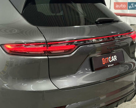 Сірий Порше Cayenne, об'ємом двигуна 3 л та пробігом 46 тис. км за 61800 $, фото 23 на Automoto.ua