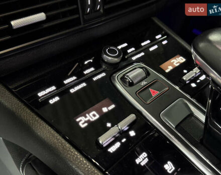 Сірий Порше Cayenne, об'ємом двигуна 3 л та пробігом 46 тис. км за 61800 $, фото 40 на Automoto.ua