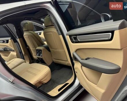 Сірий Порше Cayenne, об'ємом двигуна 4 л та пробігом 57 тис. км за 95900 $, фото 43 на Automoto.ua
