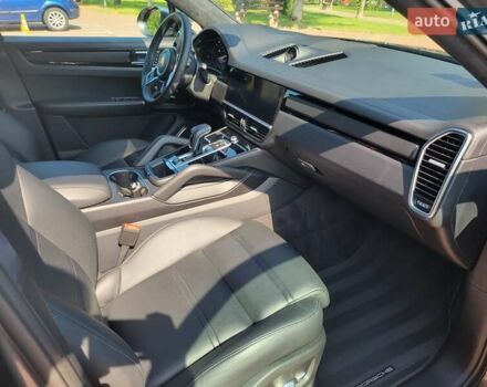 Сірий Порше Cayenne, об'ємом двигуна 4 л та пробігом 72 тис. км за 92500 $, фото 17 на Automoto.ua