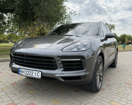 Серый Порше Каен, объемом двигателя 2.89 л и пробегом 70 тыс. км за 64000 $, фото 2 на Automoto.ua