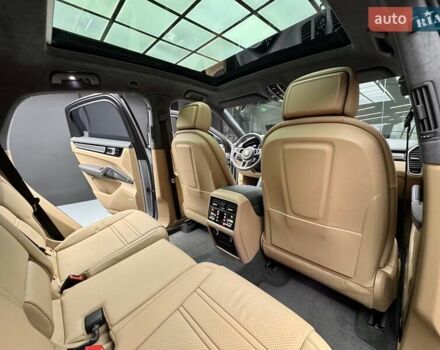 Сірий Порше Cayenne, об'ємом двигуна 4 л та пробігом 57 тис. км за 95900 $, фото 49 на Automoto.ua