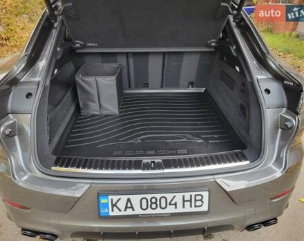 Серый Порше Каен, объемом двигателя 4 л и пробегом 72 тыс. км за 96500 $, фото 27 на Automoto.ua