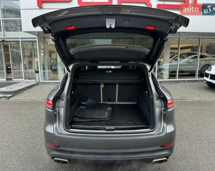 Серый Порше Каен, объемом двигателя 3 л и пробегом 66 тыс. км за 67000 $, фото 8 на Automoto.ua