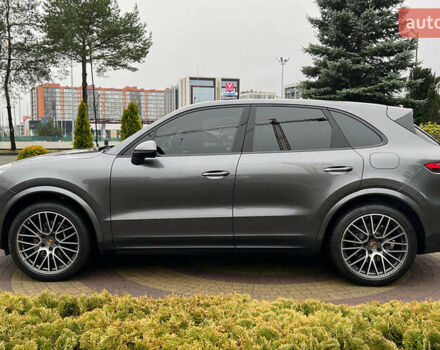 Серый Порше Каен, объемом двигателя 3 л и пробегом 143 тыс. км за 51999 $, фото 3 на Automoto.ua