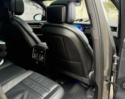 Серый Порше Каен, объемом двигателя 2.89 л и пробегом 70 тыс. км за 64000 $, фото 29 на Automoto.ua