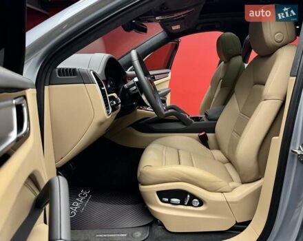 Сірий Порше Cayenne, об'ємом двигуна 4 л та пробігом 57 тис. км за 95900 $, фото 25 на Automoto.ua