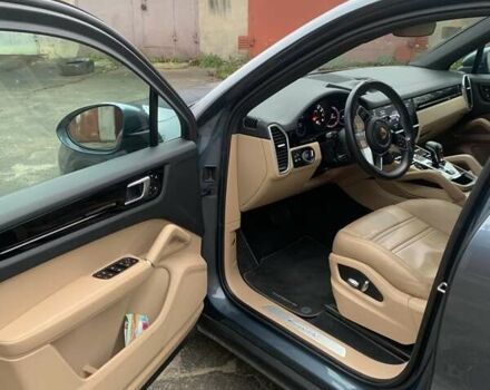 Серый Порше Каен, объемом двигателя 3 л и пробегом 40 тыс. км за 70000 $, фото 4 на Automoto.ua