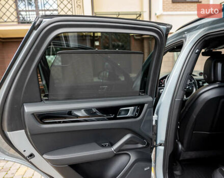 Сірий Порше Cayenne, об'ємом двигуна 2.89 л та пробігом 66 тис. км за 63000 $, фото 20 на Automoto.ua