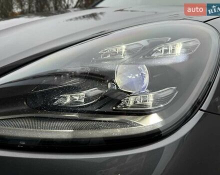 Серый Порше Каен, объемом двигателя 3 л и пробегом 66 тыс. км за 67000 $, фото 11 на Automoto.ua