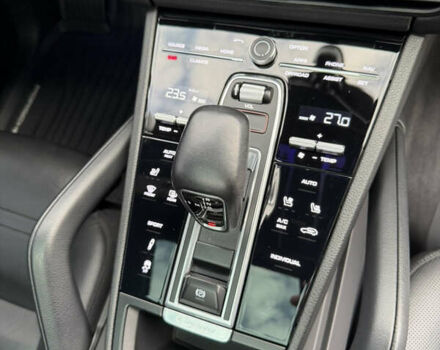 Серый Порше Каен, объемом двигателя 2.89 л и пробегом 70 тыс. км за 64000 $, фото 26 на Automoto.ua