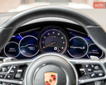 Сірий Порше Cayenne, об'ємом двигуна 2.89 л та пробігом 66 тис. км за 63000 $, фото 5 на Automoto.ua