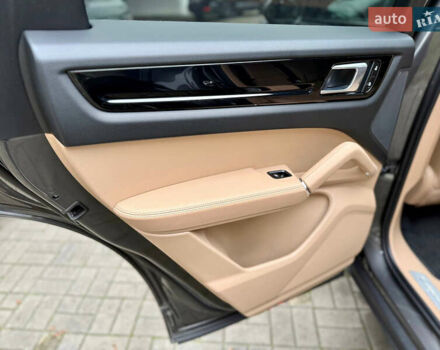 Сірий Порше Cayenne, об'ємом двигуна 3 л та пробігом 85 тис. км за 74500 $, фото 29 на Automoto.ua