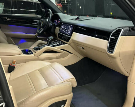 Сірий Порше Cayenne, об'ємом двигуна 3 л та пробігом 42 тис. км за 64999 $, фото 31 на Automoto.ua