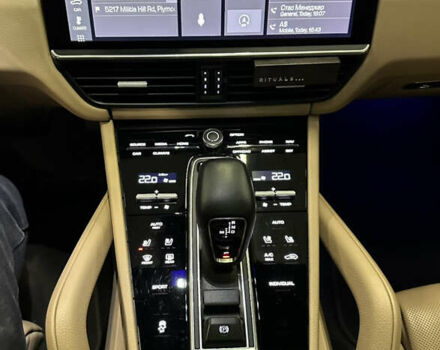 Сірий Порше Cayenne, об'ємом двигуна 3 л та пробігом 42 тис. км за 64999 $, фото 44 на Automoto.ua