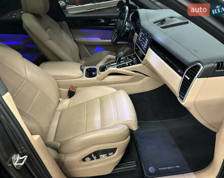 Сірий Порше Cayenne, об'ємом двигуна 3 л та пробігом 42 тис. км за 64999 $, фото 32 на Automoto.ua