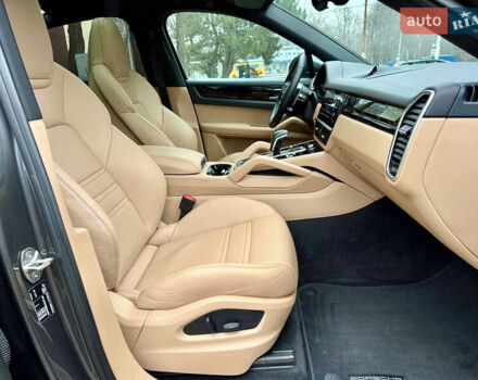 Сірий Порше Cayenne, об'ємом двигуна 3 л та пробігом 85 тис. км за 74500 $, фото 42 на Automoto.ua