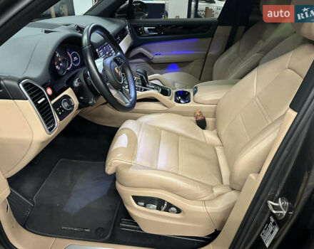 Сірий Порше Cayenne, об'ємом двигуна 3 л та пробігом 42 тис. км за 64999 $, фото 20 на Automoto.ua