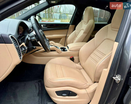 Сірий Порше Cayenne, об'ємом двигуна 3 л та пробігом 85 тис. км за 74500 $, фото 21 на Automoto.ua