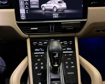 Сірий Порше Cayenne, об'ємом двигуна 3 л та пробігом 42 тис. км за 64999 $, фото 45 на Automoto.ua