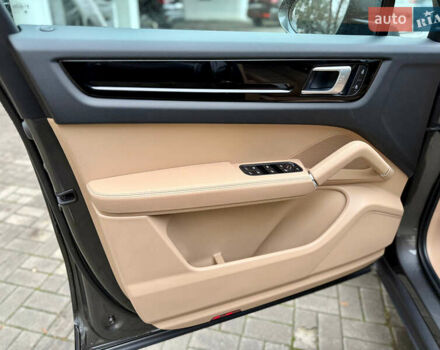 Сірий Порше Cayenne, об'ємом двигуна 3 л та пробігом 85 тис. км за 74500 $, фото 19 на Automoto.ua